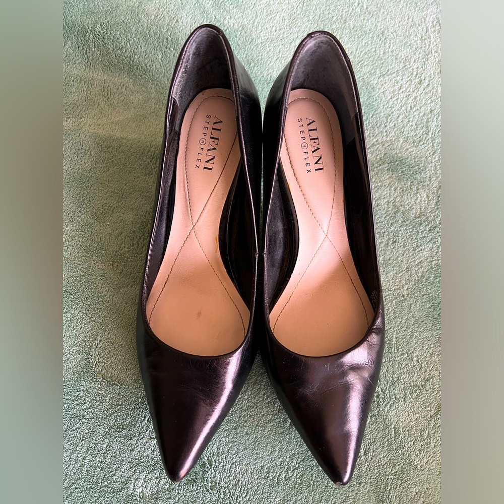 Alfani Step n Flex Heels EUC